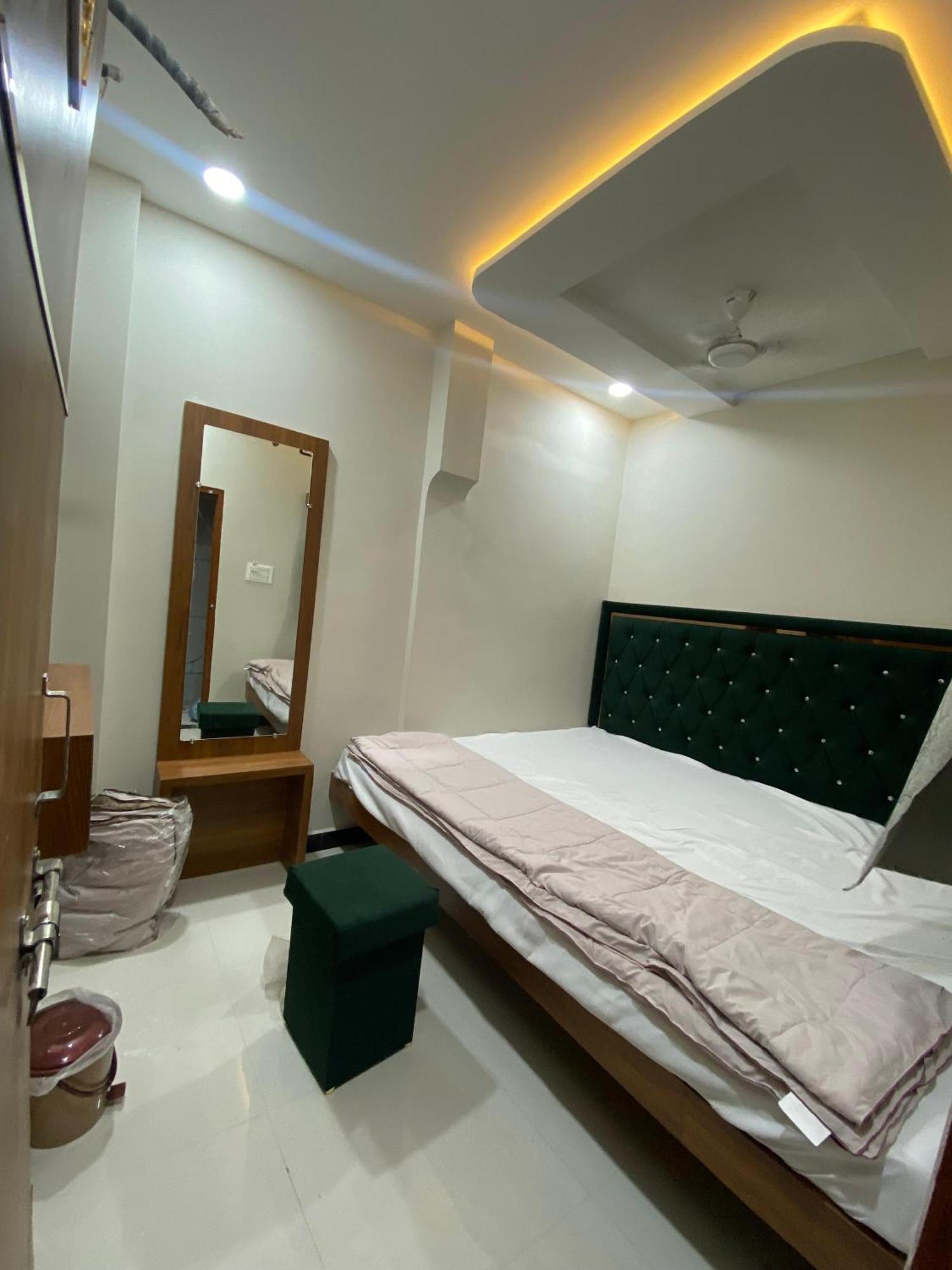 Hotel Super Palace Ujjain Ngoại thất bức ảnh